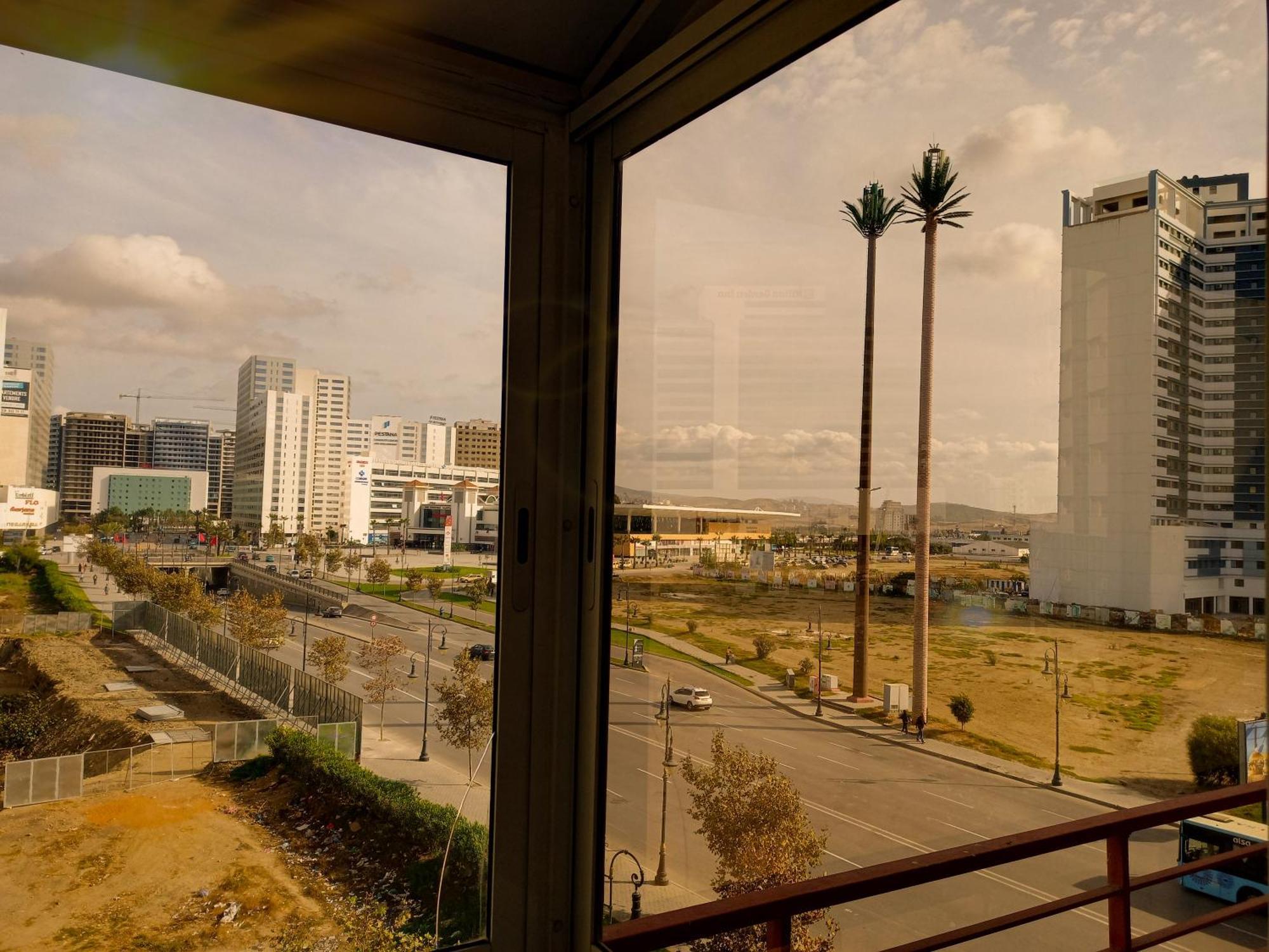Nouveau Appartement Au Plein Centre Ville En Face Hilton & La Gare De Train Tgv M2 Tanger Buitenkant foto